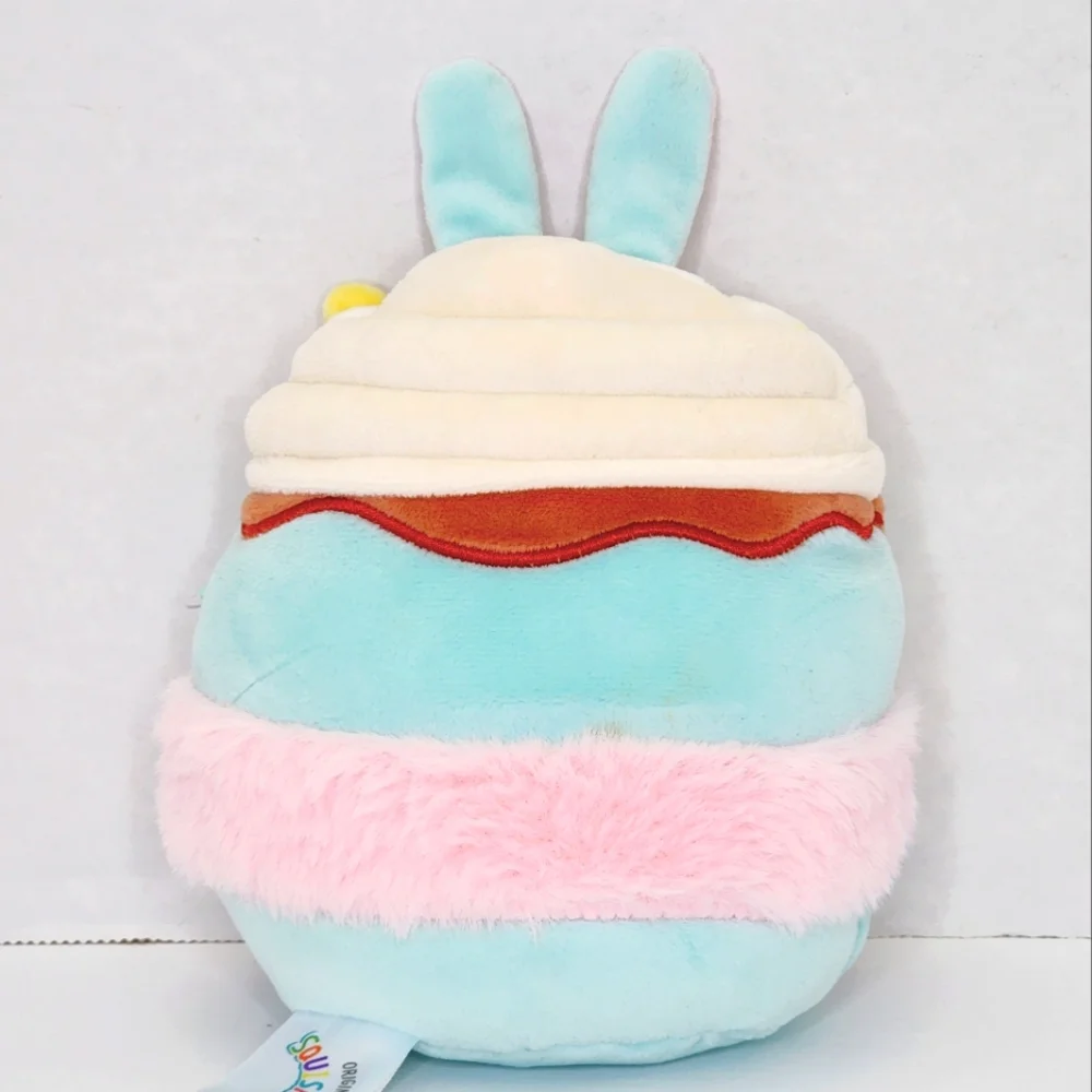 🐣 EATON 🐰🧁 Blue Bunny Milkshake Pink Fur Carrot Easter 2025 Squishmallow NWT - Picture 5 of 9
